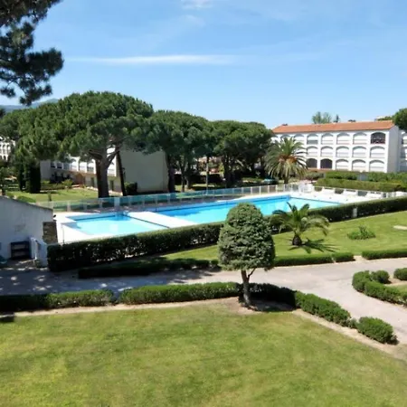 In Argeles-sur-mer, With Pool アパート