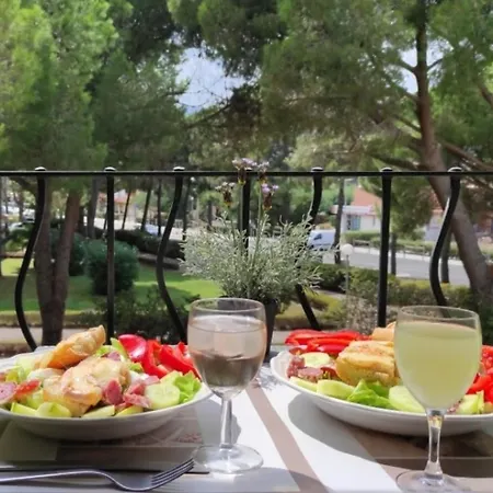 In Argeles-sur-mer, With Pool アパート